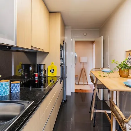 Com Varanda E Garagem Apartment *