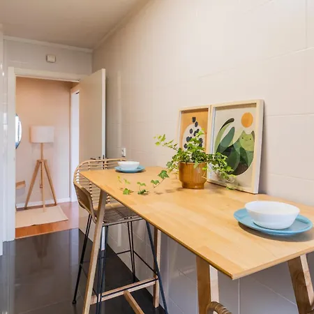 Com Varanda E Garagem Apartamento *