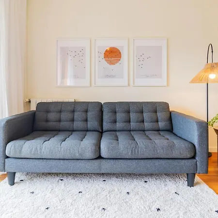 Com Varanda E Garagem *