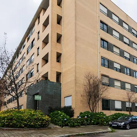 Apartment Com Varanda E Garagem *