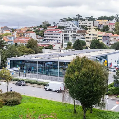 Com Varanda E Garagem Appartement Oporto