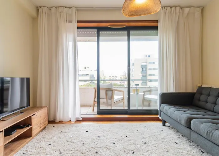 Com Varanda E Garagem