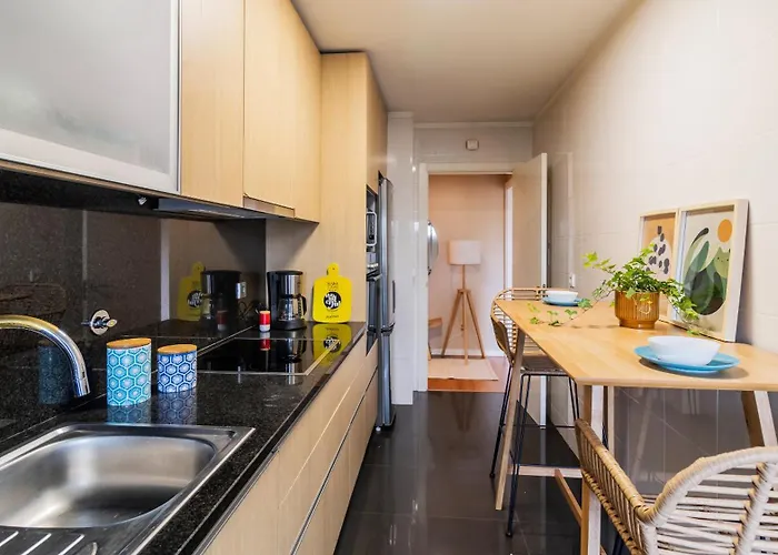 Com Varanda E Garagem Apartamento *