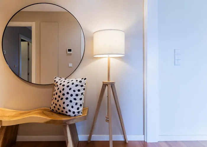 Com Varanda E Garagem *