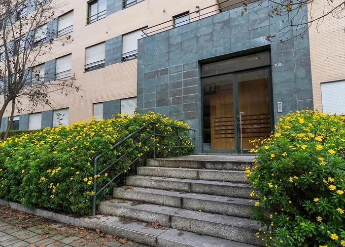 Appartamento Com Varanda E Garagem