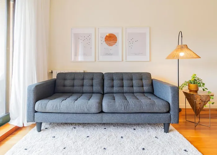 Com Varanda E Garagem *