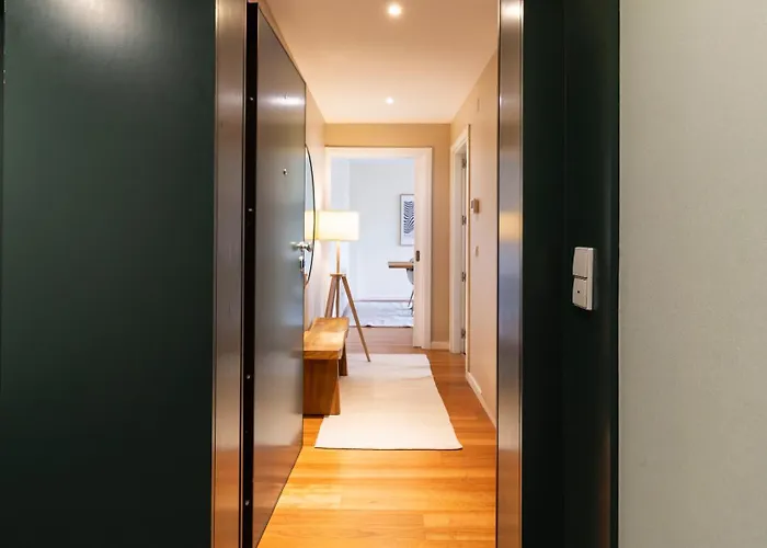 Apartament Com Varanda E Garagem *