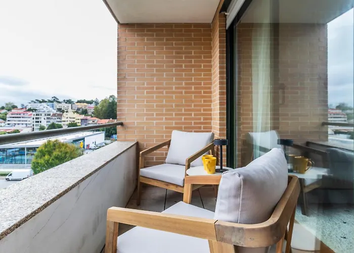 Com Varanda E Garagem