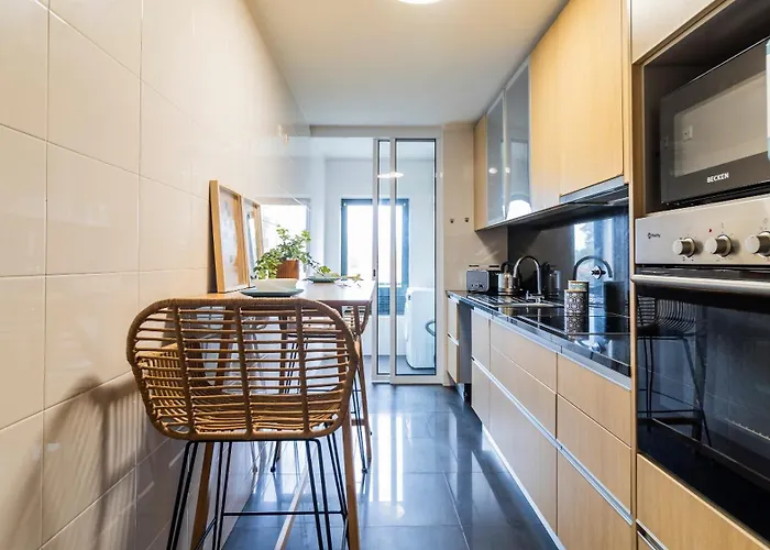 Apartament Com Varanda E Garagem Porto