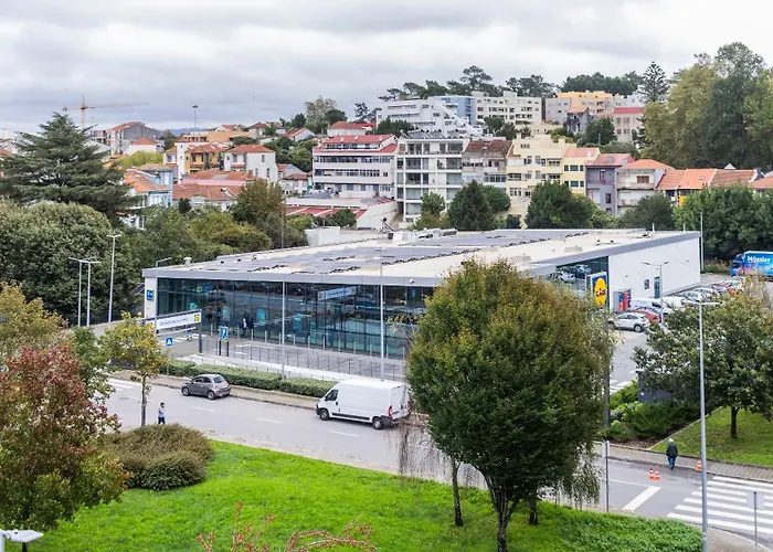 Com Varanda E Garagem Apartamento Oporto