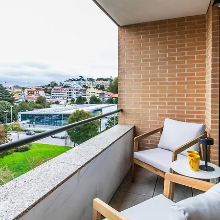 Com Varanda E Garagem Πόρτο