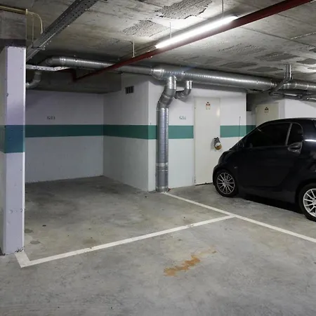 Com Varanda E Garagem * Πόρτο