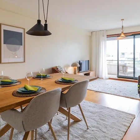 Com Varanda E Garagem Διαμέρισμα *