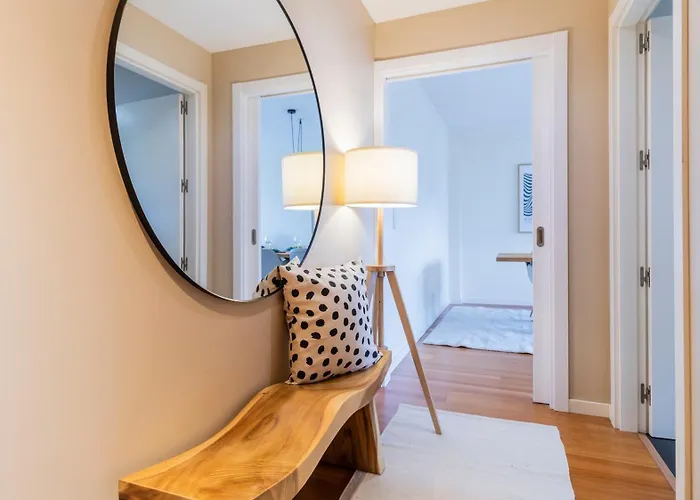 Com Varanda E Garagem 波尔图