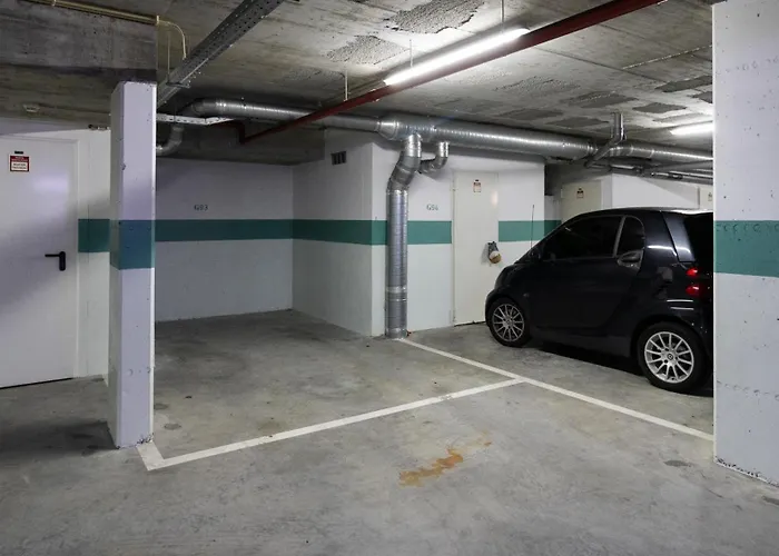 Com Varanda E Garagem * 波尔图