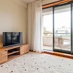 Апартаменты Com Varanda E Garagem
