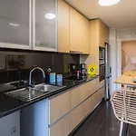 Com Varanda E Garagem Апартаменты *